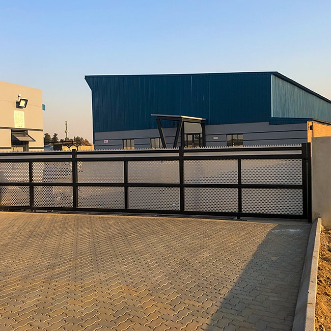 60f299d7808200f057d4b0f9_Steel-gate-factory